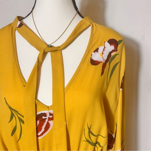 Beautiful Long sleeve floral print dress in a 2XL. - Picture 2 of 4